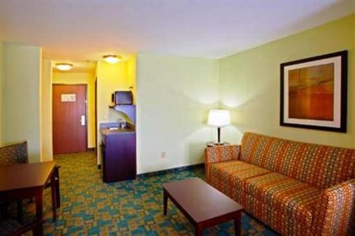 фото отеля Holiday Inn Express & Suites Thornburg I-95 Exit 118