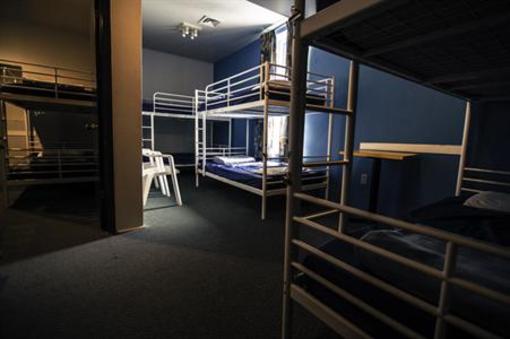 фото отеля HI Montreal Hostel