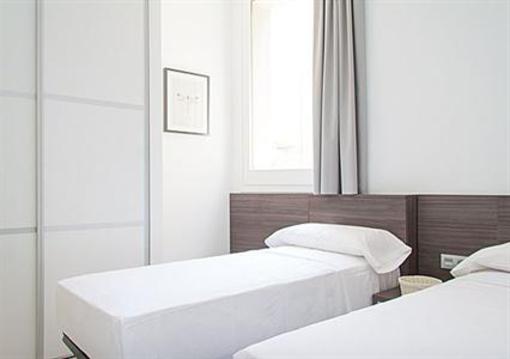фото отеля Rent4Days Sants Apartments Barcelona