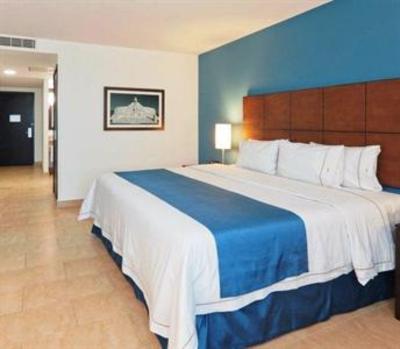 фото отеля Holiday Inn Express Merida
