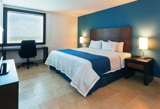 фото отеля Holiday Inn Express Merida
