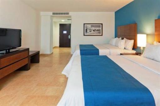 фото отеля Holiday Inn Express Merida