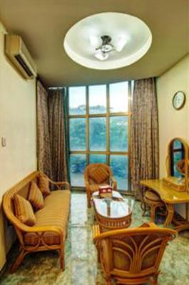 фото отеля Evergreen Hotel
