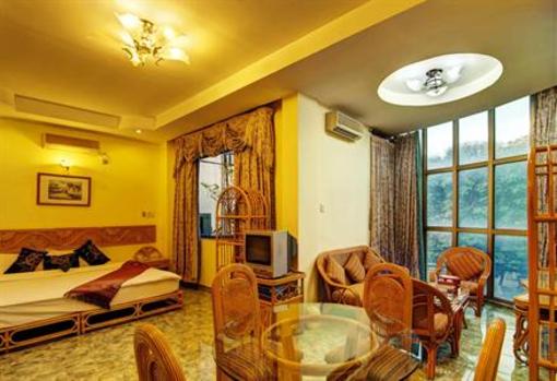 фото отеля Evergreen Hotel