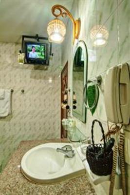фото отеля Evergreen Hotel