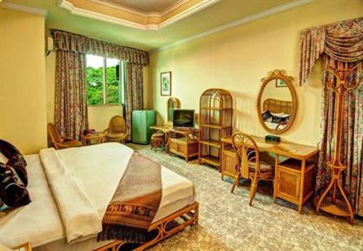 фото отеля Evergreen Hotel
