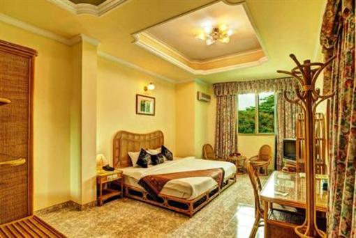 фото отеля Evergreen Hotel