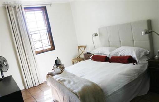 фото отеля 17 on Loader Guest House
