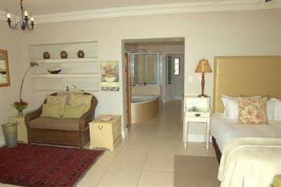 фото отеля On the Beach Guesthouse Jeffreys Bay