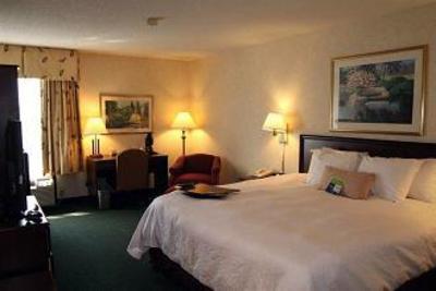 фото отеля Hampton Inn Charlotte Cornelius