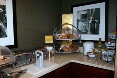 фото отеля Hampton Inn Charlotte Cornelius