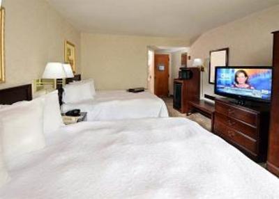фото отеля Hampton Inn Charlotte Cornelius