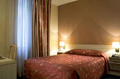 фото отеля Comfort Hotel Gare De L'est Paris