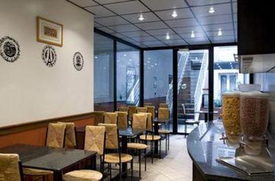 фото отеля Comfort Hotel Gare De L'est Paris