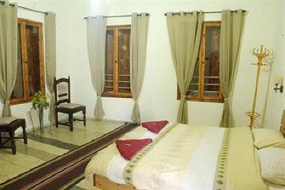 фото отеля The Fauzi Azar Inn