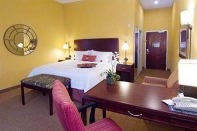 фото отеля Hampton Inn & Suites San Antonio-Airport