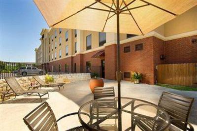 фото отеля Hampton Inn & Suites San Antonio-Airport