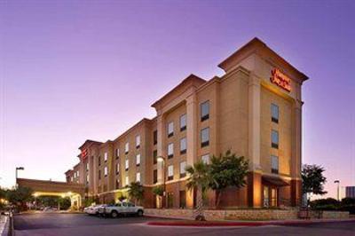 фото отеля Hampton Inn & Suites San Antonio-Airport
