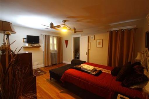 фото отеля Anastasia's Bed and Breakfast