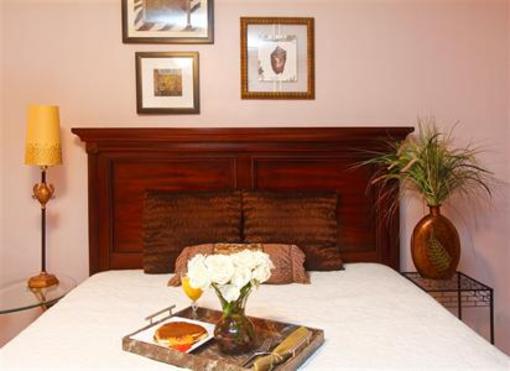 фото отеля Anastasia's Bed and Breakfast