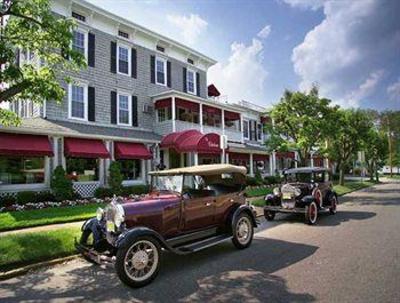 фото отеля Chateau Inn & Suites