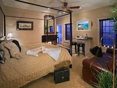 фото отеля Chateau Inn & Suites