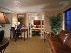 фото отеля Chateau Inn & Suites