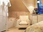 фото отеля Chateau Inn & Suites