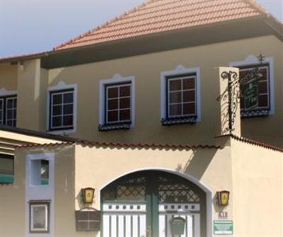 фото отеля Gasthof Hofbauer Zur Weissen Rose Furth bei Gottweig
