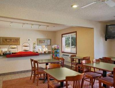 фото отеля Super 8 Motel Mt. Pleasant