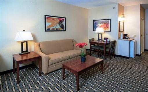фото отеля Holiday Inn Express Hotel & Suites Warren (Ohio)