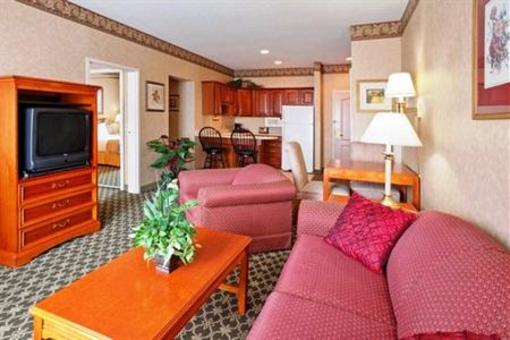 фото отеля Holiday Inn Express Hotel & Suites Warren (Ohio)