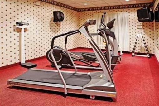 фото отеля Holiday Inn Express Hotel & Suites Warren (Ohio)