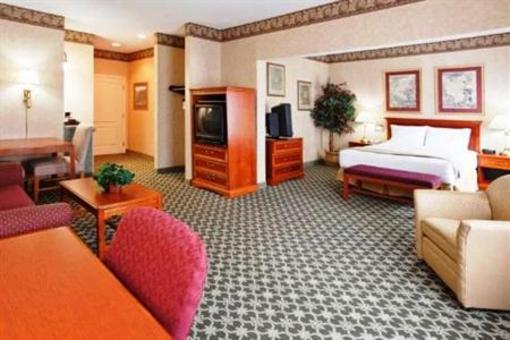 фото отеля Holiday Inn Express Hotel & Suites Warren (Ohio)