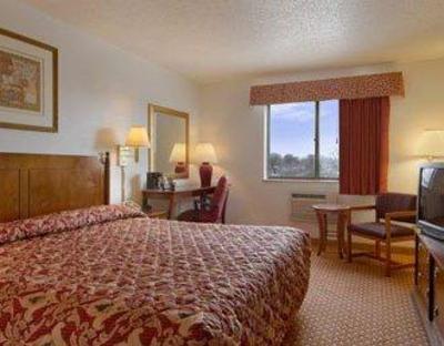 фото отеля Super 8 Taylor Detroit Area