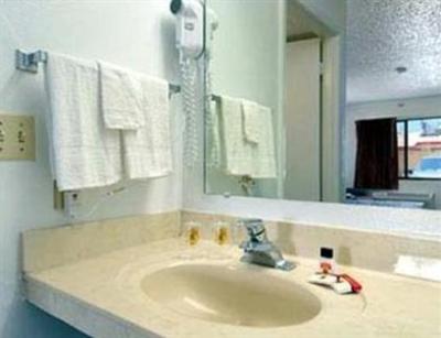 фото отеля Super 8 Riviera Beach/West Palm Beach
