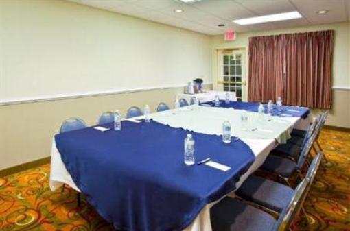 фото отеля Holiday Inn Express Hotel & Suites Live Oak