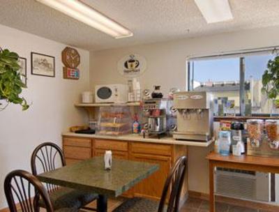 фото отеля Super 8 Motel Douglas (Wyoming)