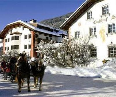 фото отеля Strasserwirt**** Herrenansitz zu Tirol