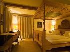 фото отеля Strasserwirt**** Herrenansitz zu Tirol