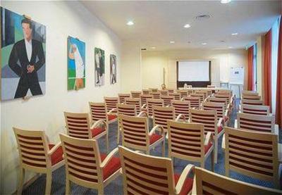 фото отеля Holiday Inn Express Parma