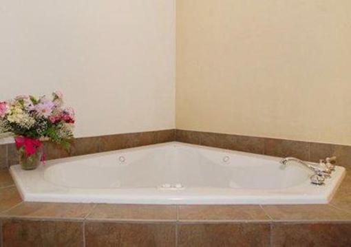 фото отеля Quality Inn & Suites Bedford