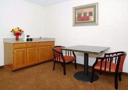 фото отеля Quality Inn & Suites Bedford