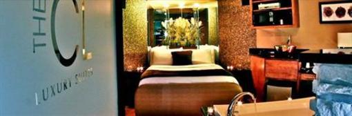 фото отеля Champagne Lodge & Luxury Suites Willowbrook