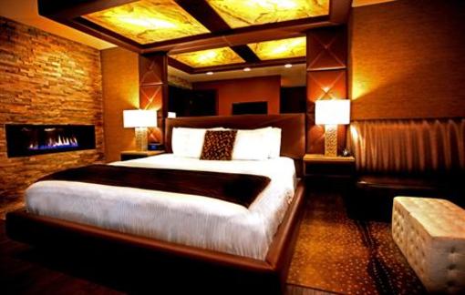 фото отеля Champagne Lodge & Luxury Suites Willowbrook