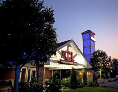 фото отеля Champagne Lodge & Luxury Suites Willowbrook
