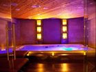 фото отеля Champagne Lodge & Luxury Suites Willowbrook