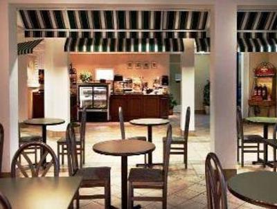 фото отеля Ramada Inn & Suites New Orleans Airport