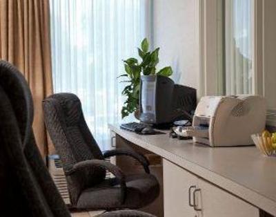 фото отеля Ramada Inn & Suites New Orleans Airport