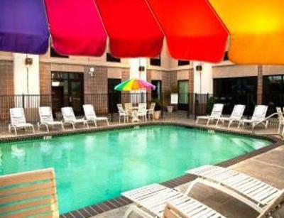 фото отеля Ramada Inn & Suites New Orleans Airport